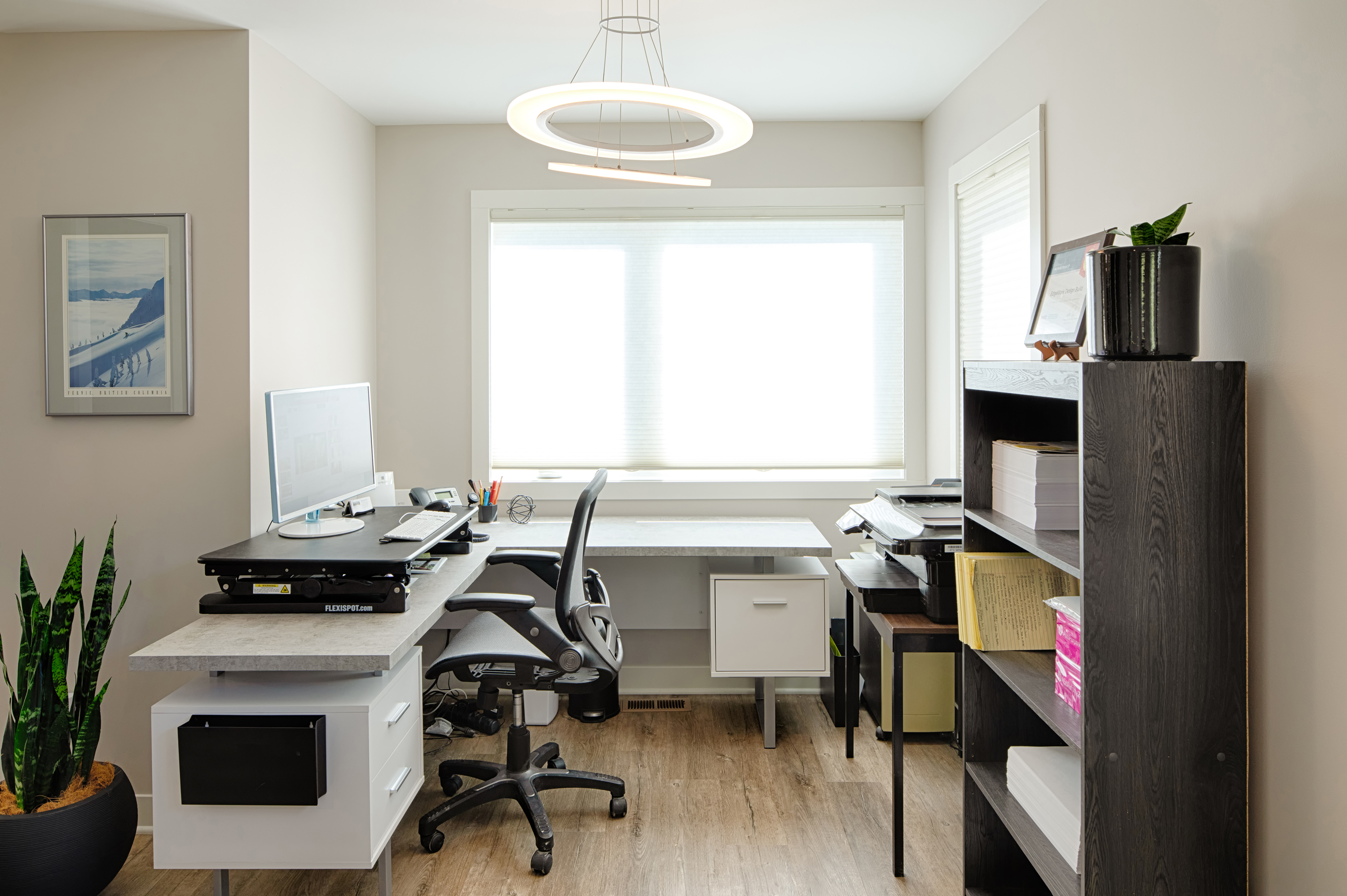 Office space in alternative dwelling unit