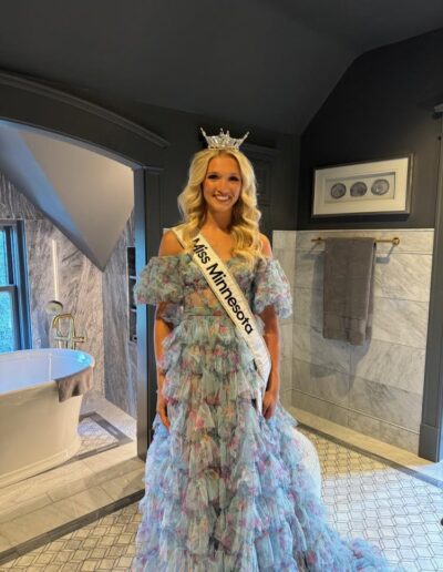Pillsbury Castle Project - Miss Minnesota in Updated Bathroom